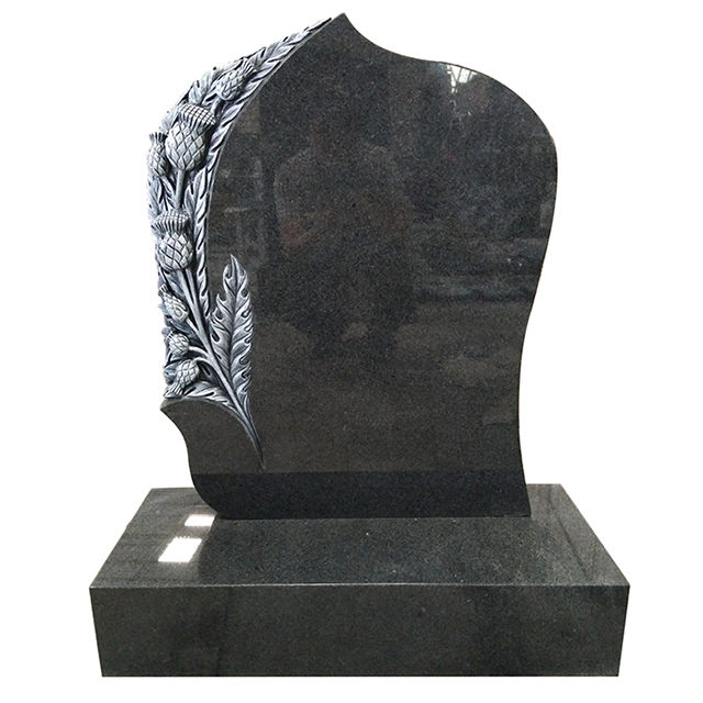 Upright Uk Style Black Granite Memorial Monument with Antique Flower Carvings